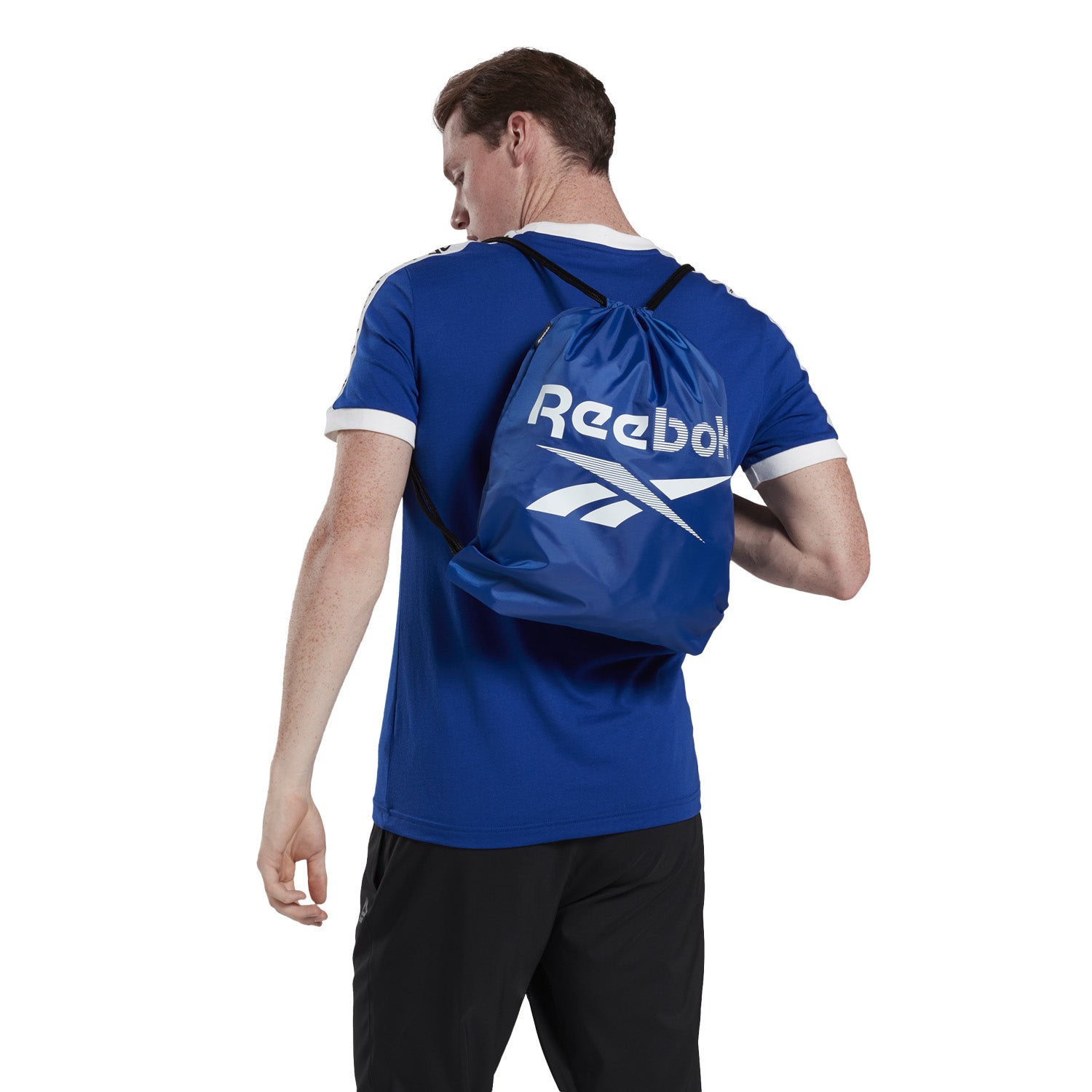 FQ5516_Fout_Model_eCom_EDITED_2048x2048